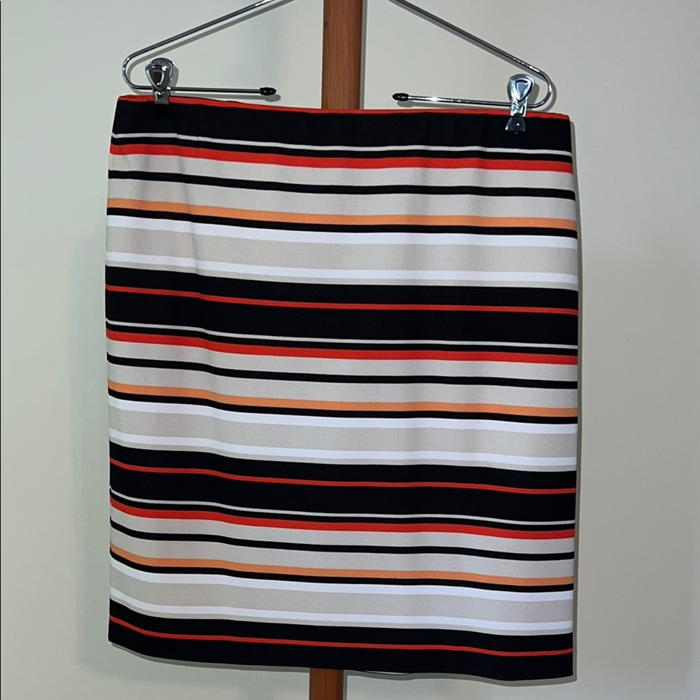 Nine West Black and White Pencil Skirt Knee-Length Casual
